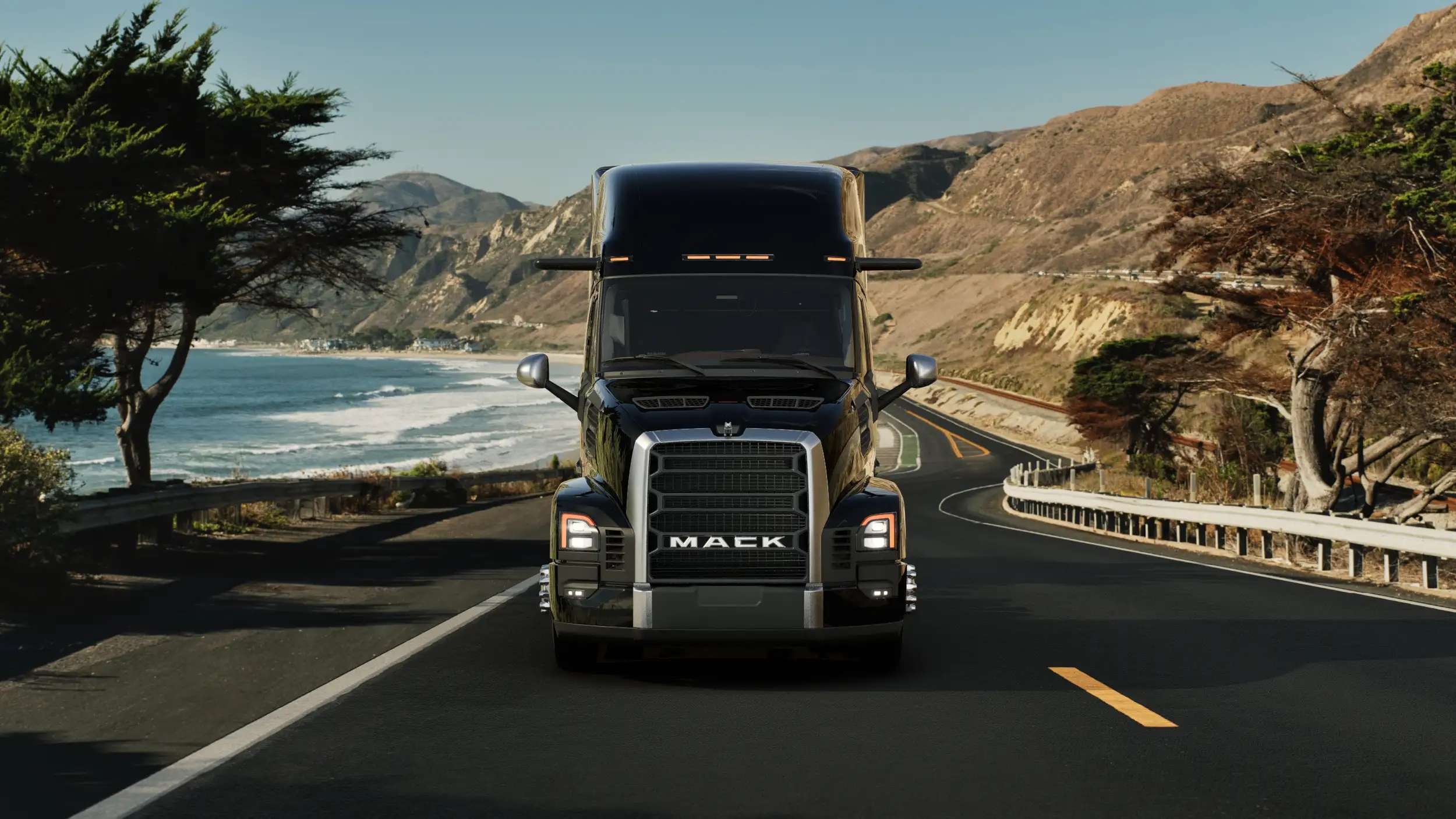 M1_mackBlack_exterior_front_m1